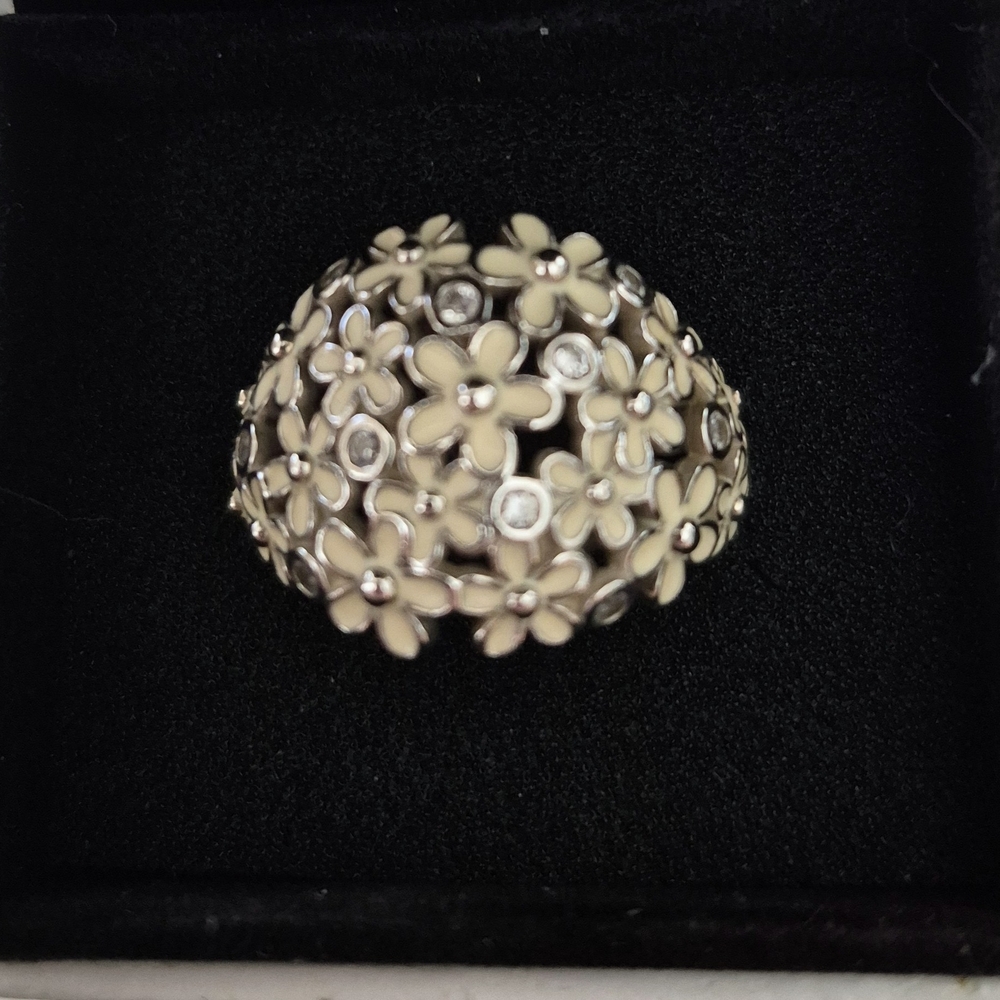 Pandora Silver and Cream Floral Ring